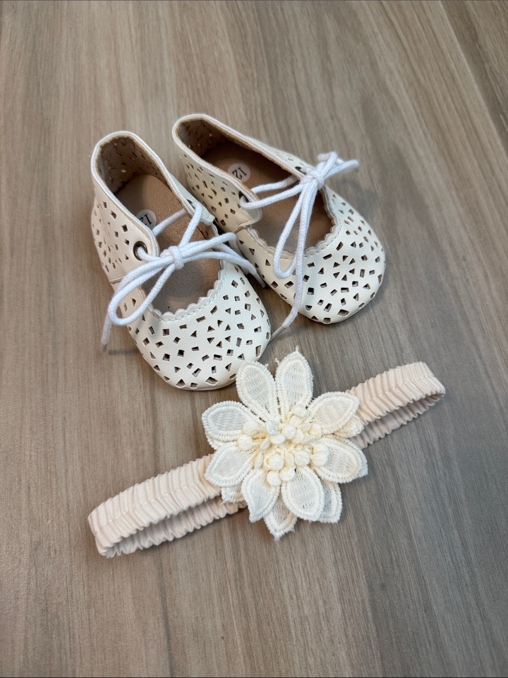 Baby Girl Cream Cutout Mary Jane Shoes with Matching Floral Headband 🌼